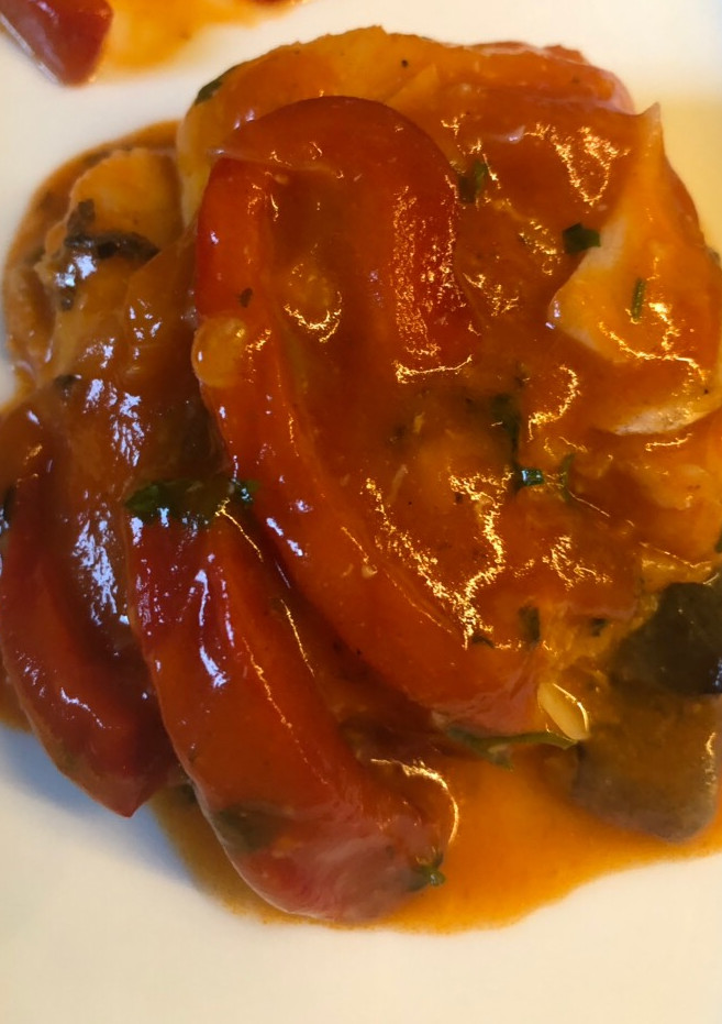 Una foto de Bacalao con tomate