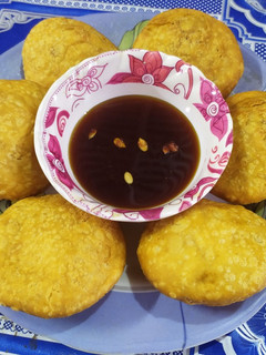 बेसन की कचौड़ी (besan ki kachori recipe in hindi) रेसिपी मुख्य फोटो