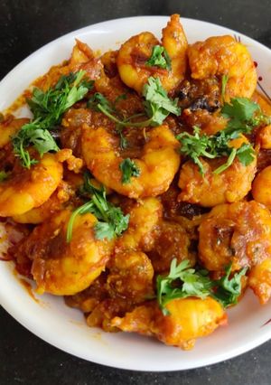 प्रान्स मसाला (prawns masala recipe in marathi) रेसिपी चे मुख्य फोटो 