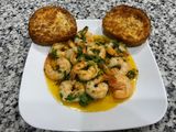Camarones al ajillo