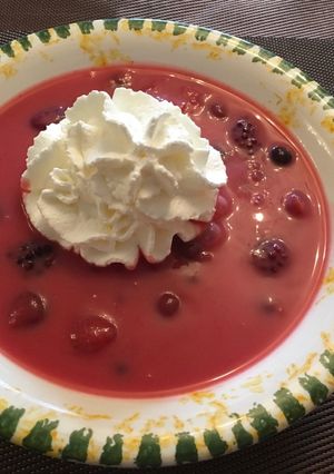 Gyors pudingos, vegyes gyümölcsleves recept fotója