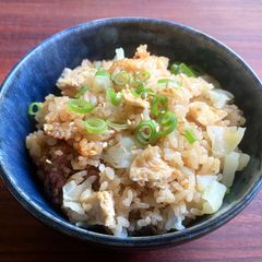 A picture of Abura-age (Fried Thin Tofu) & Cabbage Takikomigohan.