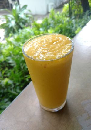 Una foto de Smoothie tropical mango-banana-coco 🍹