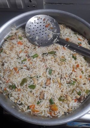 वेजिटेबल पुलाब(vegetable pulao recipe in hindi) रेसिपी मुख्य फोटो