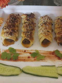 A picture of Seekh kabab fish bread.