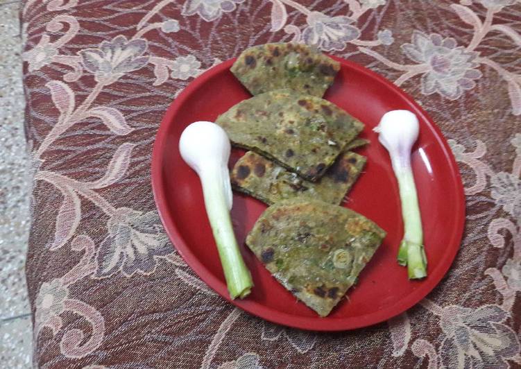 Green onion spinach parantha