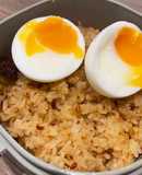 เมนูข้าวกล่อง: ข้าวผัดน้ำพริกตาแดงกับไข่ต้มยางมะตูม
