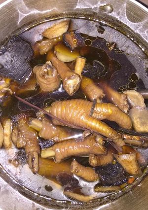 Hình của món Chân gà hầm thuốc bắc.