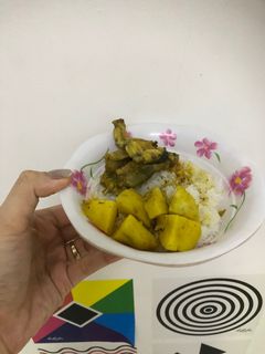 Hình của món Cà ri ếch cho bé.
