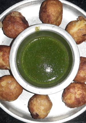 A picture of Potato bread fritters.