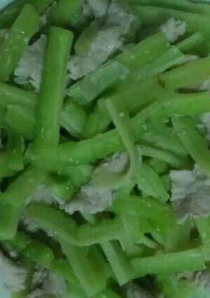 Hình của món Mướp đắng xào thịt nạc.
