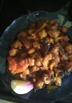 A picture of Lemon chhole.