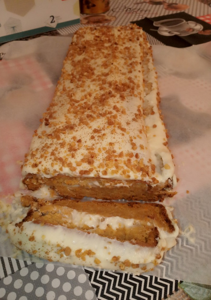 Una foto de Tarta de zanahoria con crema de naranja en robot MC