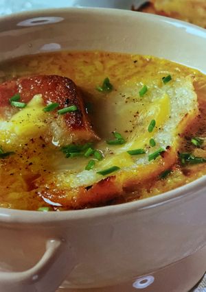 Zdjęcie przepisu Zupa cebulowa (Książka Thermomix).