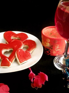 A picture of Heart shape Cookie.