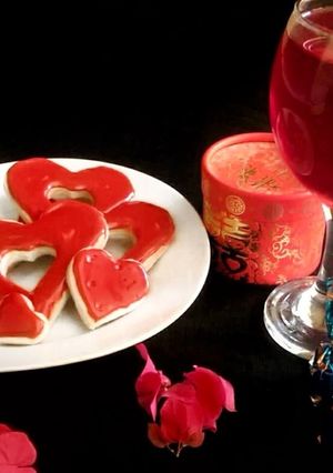 A picture of Heart shape Cookie.