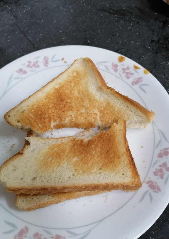 A picture of Toast and peanut butter.