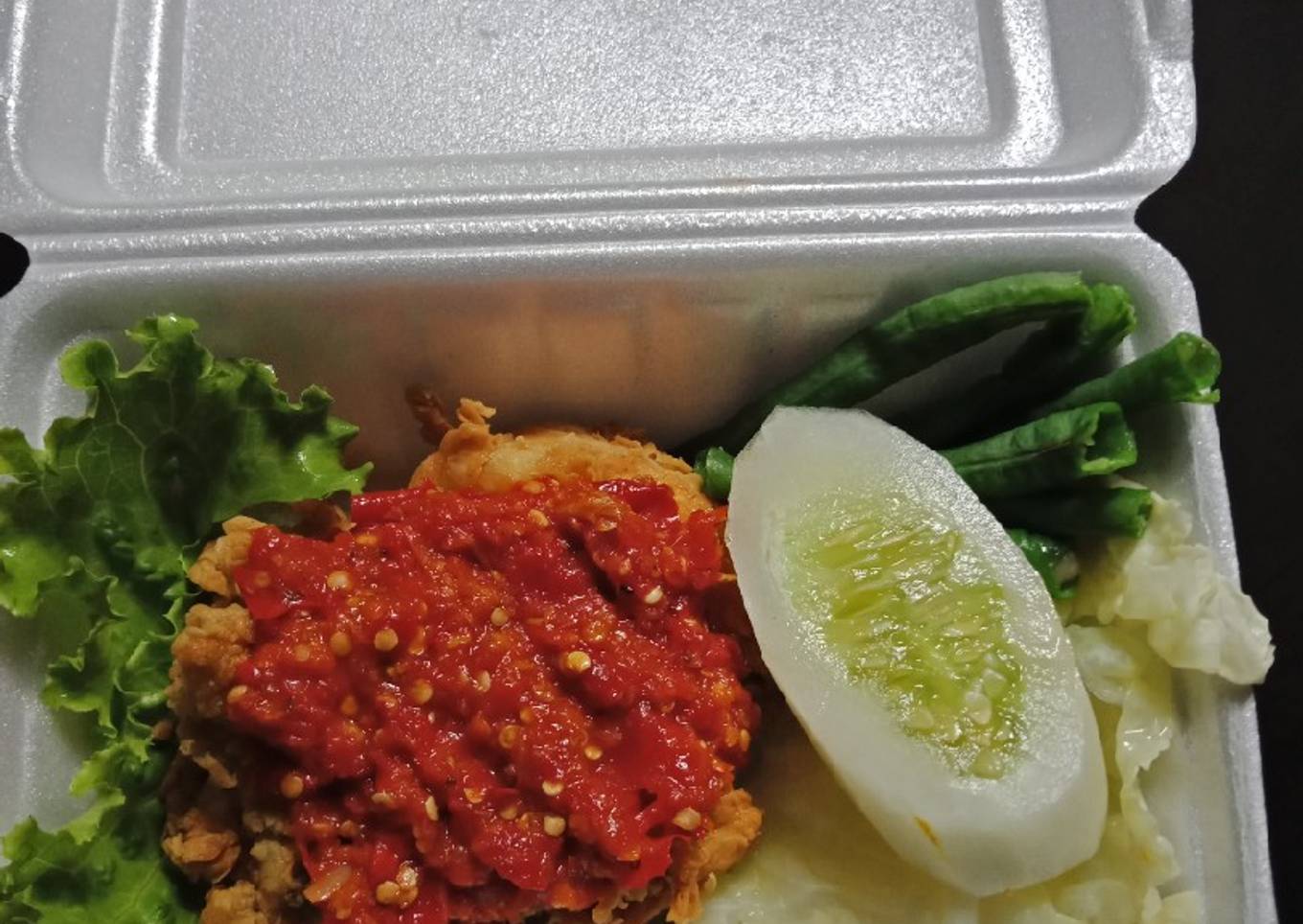 Ayam geprek favorit pelanggan