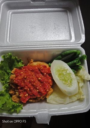 Foto resep Ayam geprek favorit pelanggan