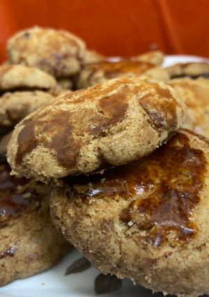 A picture of Almond cookies.
