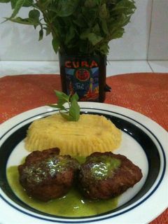 Una foto de Medallones de pollo al pesto