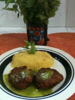 Una foto de Medallones de pollo al pesto