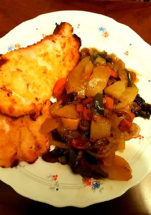 Foto principal de Pechuga rebozada, horno + guarnición... patata, cebolla, puerro, zanahoria y pimiento