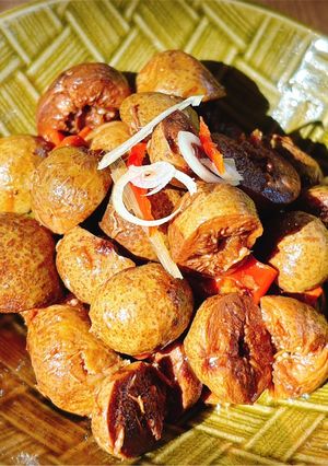 A picture of Braised Figs with Lemongrass and Chili.