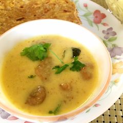 Kadhi Pakoda A picture of Kadhi Pakoda.