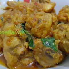 A picture of Ayam rica-rica.