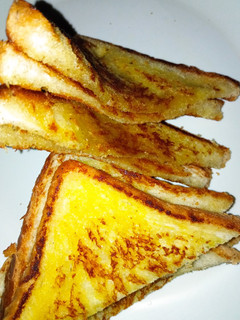 A picture of Blueband bread toast.
