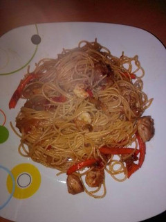 Una foto de Fideos orientales tres delicias
