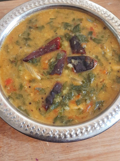 சிவப்பு பொன்னாங்கண்ணி கீரை பருப்பு கடையல்(ponnanganni keerai kadayal recipe in tamil) செய்முறை முக்கிய புகைப்படம்
