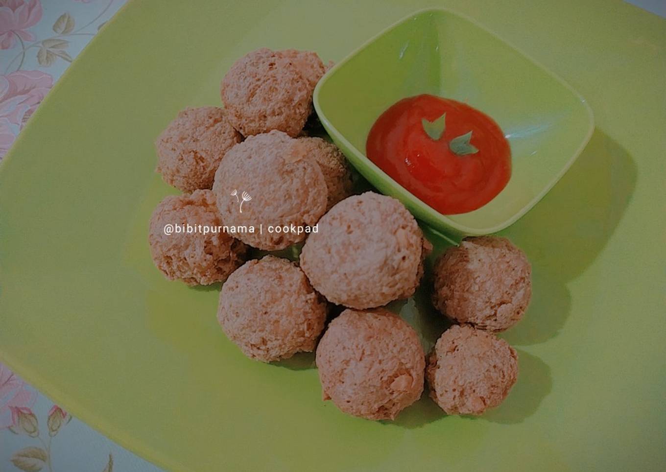 #25. Bola-Bola Tahu