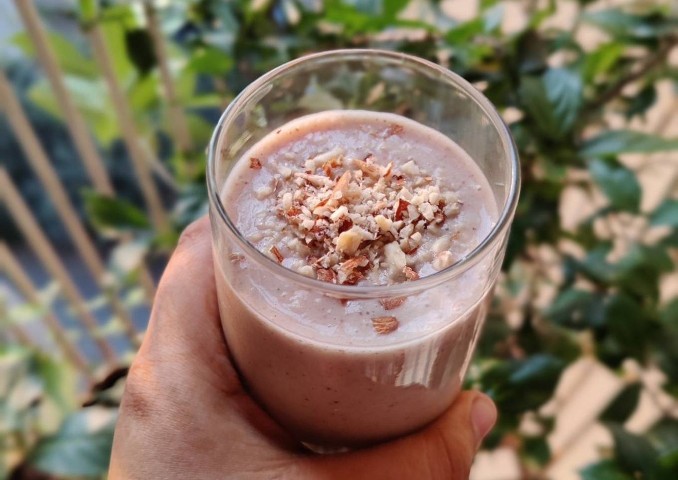 Banana Date Shake