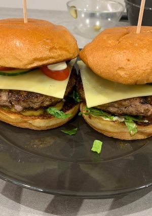 A picture of Tony’s Burgers 🍔.