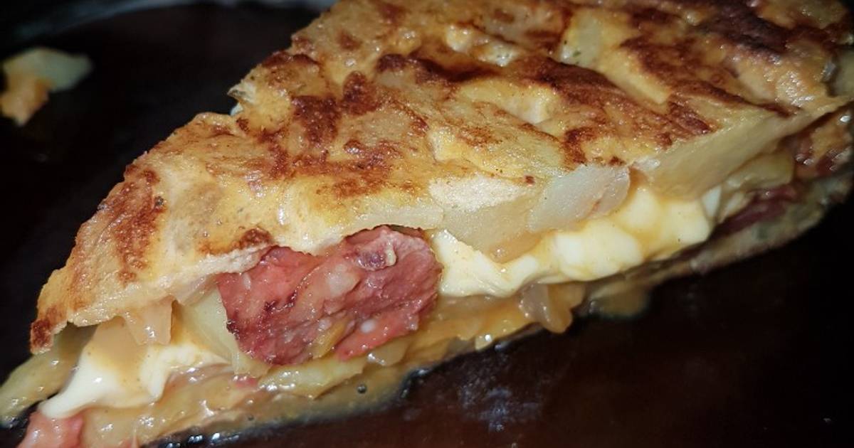 tortilla-de-papa-rellena-receta-de-marianita-carreira-bustelo-cookpad