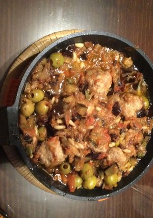 Una foto de Caponata con albóndigas
