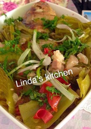 Hình của món Cá chép om dưa.
