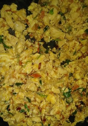A picture of Chicken anda gotala.