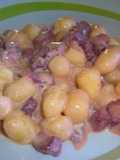 Chicchi di Patate con Pancetta Affumicata al Vino e Panna