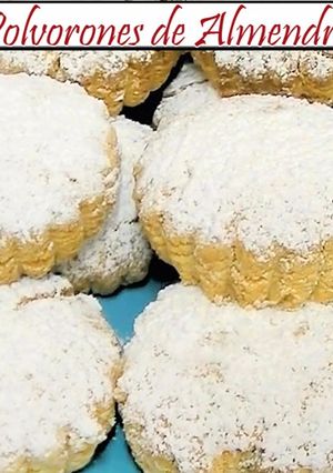 Una foto de Polvorones de almendra