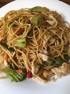 A picture of Chicken lo mein.