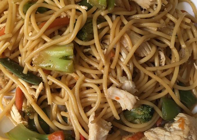 How to Make Super Quick Homemade Chicken lo mein