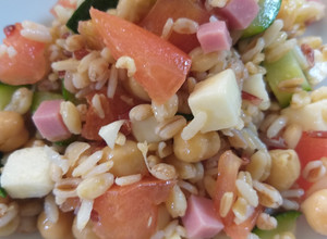 Foto di Insalata ai 5 cereali e riso rosso