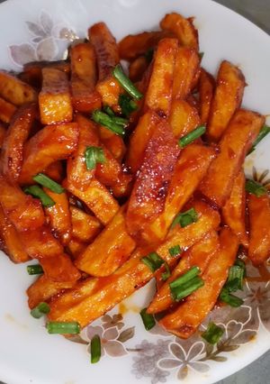 A picture of Saucy n spicy fries.