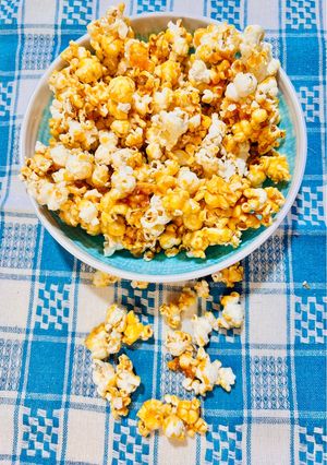 Una foto de Pochoclos con caramelo perfecto 🍿