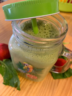 Una foto de Batido de espinacas y fresas
