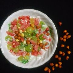 A picture of Chana and Fruits Raita.