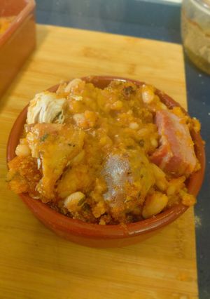 Foto principal de Cassoulet o Alubias blancas con confitado de pollo